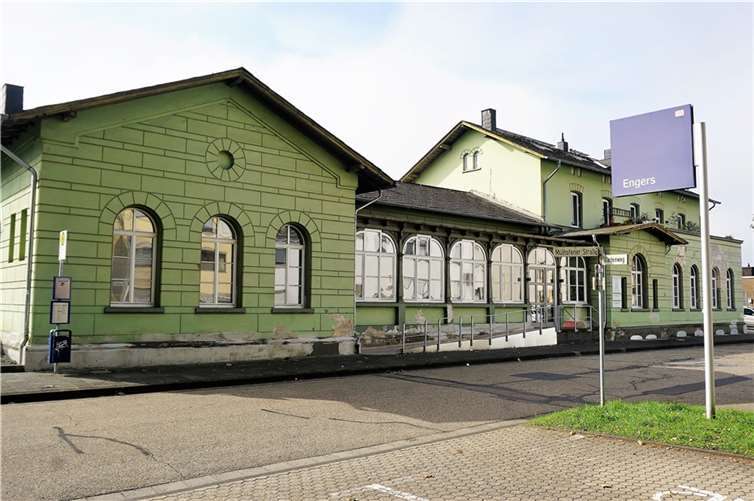 Es kommt mal wieder Bewegung in die alten Pläne, den Bahnhof barrierefrei zu machen, das Brexbachtalgleis zu reaktivieren und der Villa-Musica Parkplätze zu ermöglichen.Foto: FF