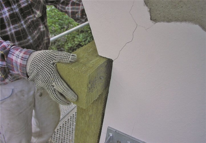 Es muss nicht immer Polystyrol sein: Hier dient Mineralwolle als Dämmstoff bei der Außenwanddämmung. VZ RLP