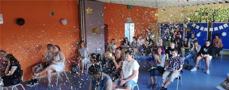 Es regnete Konfetti.Quelle: Realschule plus Puderbach