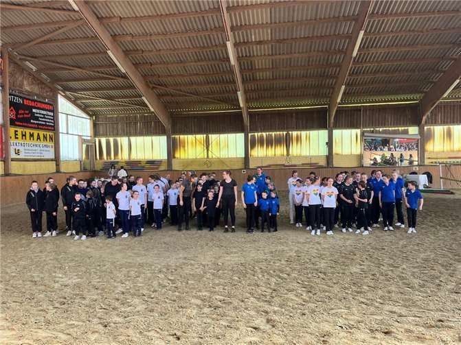 Es reisten Voltigierer aus Bad Ems, Daun, Langenscheid, Kurtscheid, Morbach, Essingen, Hungenroth und Rheinböllen an.  Foto: privat