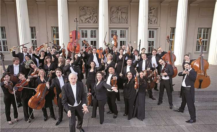 Es spielt die Klassische Philharmonie Bonn unter Leitung von Heribert Beissel.privat