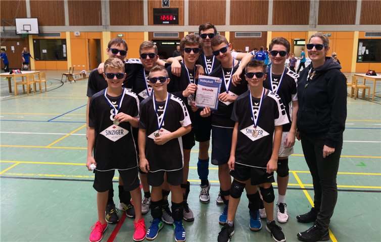 Es spielten: Moritz, Burjamin, Niklas, Jerry, Tim, Fabian, Mike, Matthias und Justin.Privat