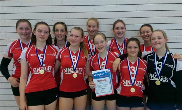Es spielten für die U 20: Ann-Kathrin Bauer, Larissa Buchholz, Henriette Deurer, Lisa Eversheim, Nelly Knischka, Franziska Nigbur, Anna Rink, Lotte Tillmann, Alexandra Schäfer, (Hena Sukic).Fotos: privat