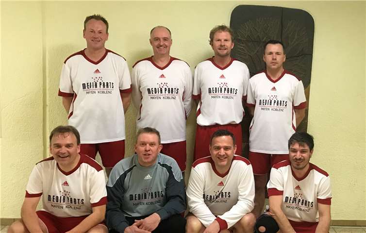 Es spielten: (h.v.li.) Stefan Pichler, Bernd Alfen, Heino Waldorf, Sigi Klytag, (v.v.li) Uwe Klöckner, Thomas Pichler, Ralf Diederichs, Jörg Hermann. Privat