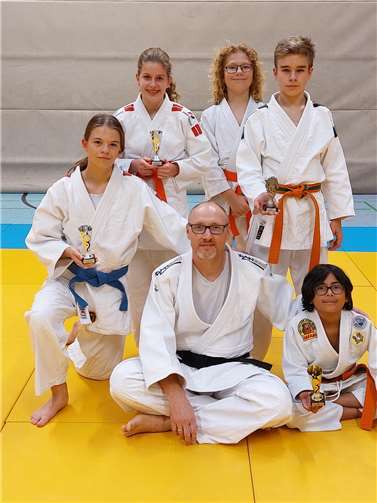 Es traten insgesamt mehr als 100 Judoka zum Kampf um die heißbegehrten Pokale an. Foto: privat