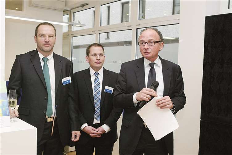 Es war ein großer Tag für Jan Deuster, Lars Hörnig und OB Achim Hütten.