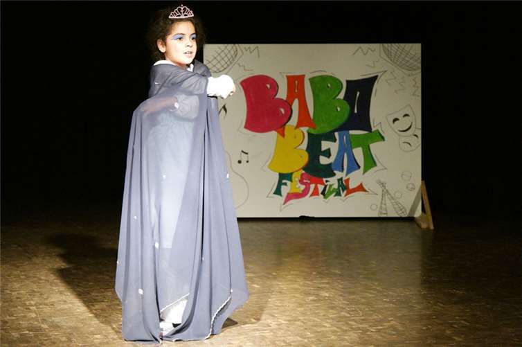 Es war fast so, als wären die Stars vor Ort. Mit einer täuschend echten Show begeisterten die Kinder ihre Gäste.