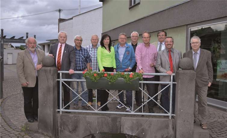 Es war für Ortsbürgermeister Rudolf Schneichel eine angenehme Aufgabe, die langjährigen Ratsmitglieder zu ehren und ihnen für diese Tätigkeit zu danken. privat