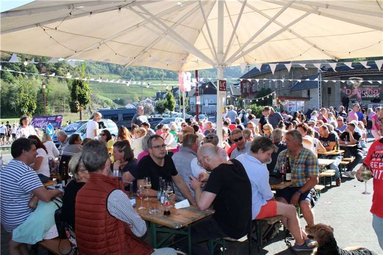 Es war jede Menge los auf dem Festplatz.  Fotos: DU