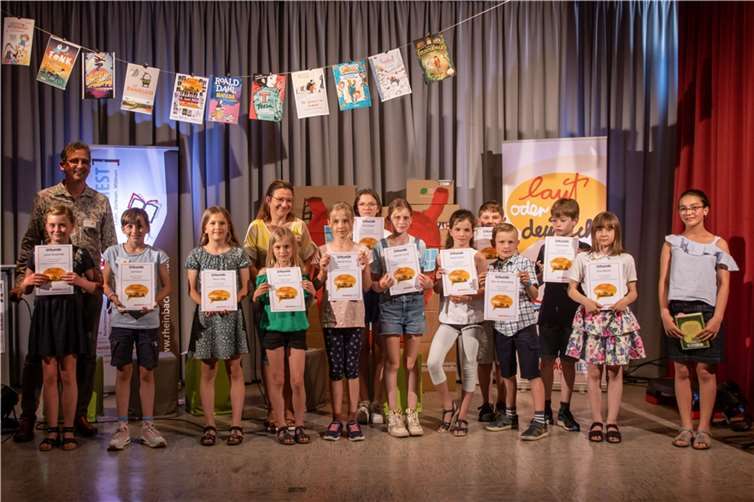 Es war wieder eine tolles „Laut oder deutlich!“. Alle Vorlesekinder bekamen Urkunden und Buchpreise.  Fotos: Ursula Peters