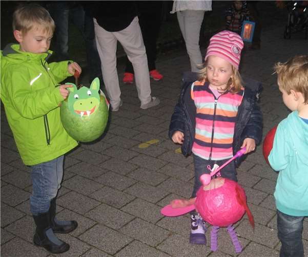 Es waren sehr viele sehr schöne selber gebastelte Laternen zu sehen.