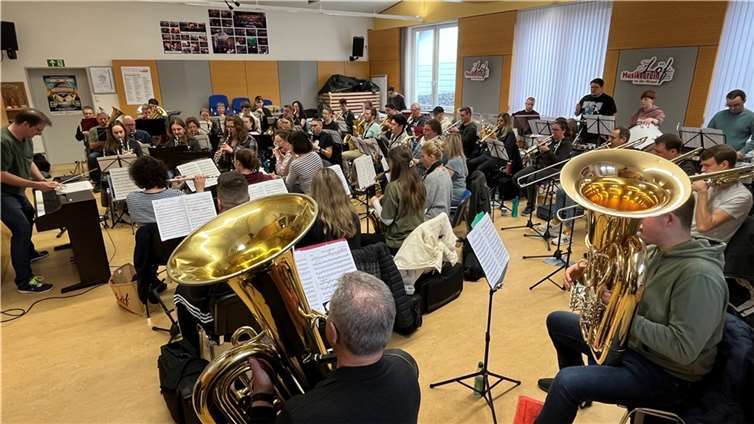 Es wird bereits fleißig geprobt. Quelle: Musikverein Löf