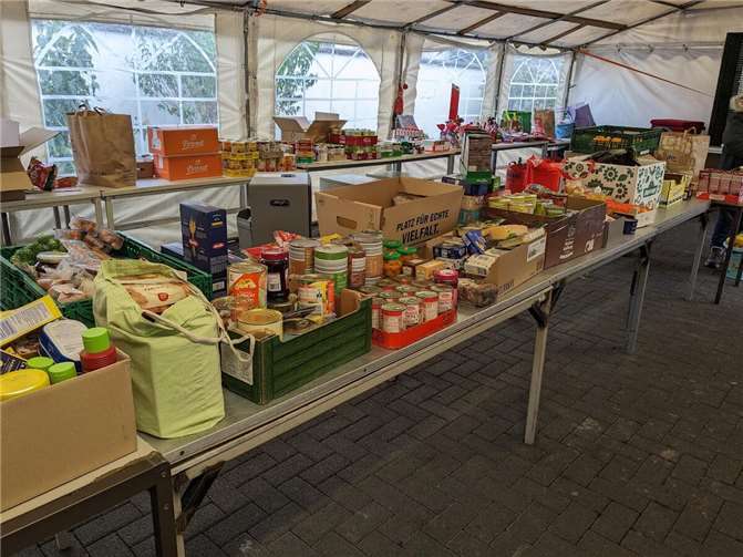 Es wird um weitere Spenden für die Tafel Neuwied gebeten.