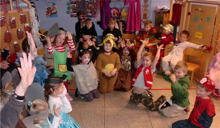 Es wurde ausgelassen getanzt, gesungen, gespielt und gelacht.privat