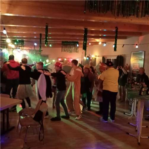 Es wurde bis in den Morgen hinein gefeiert.  Foto: privat