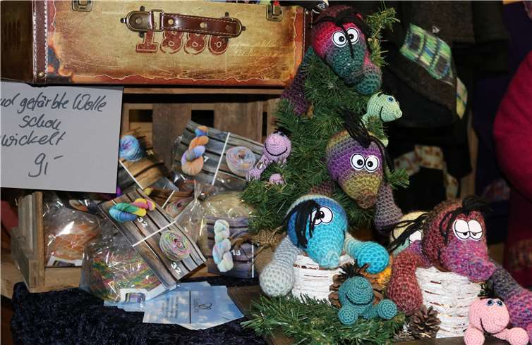 Es wurde eine bunte Auswahl an Waren angeboten.