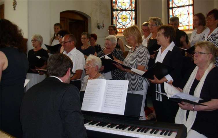 Es wurde in deutsch, in englisch und a capella gesungen. privat