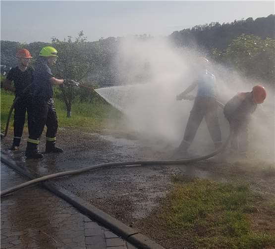 Es wurde nass bei der Jugendfeuerwehr Dieblich.Foto: privat