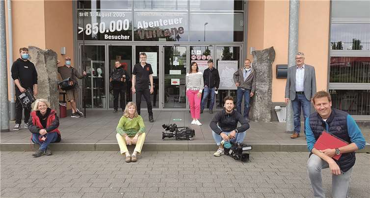 Es wurde unter anderem vor dem Lava-Dome aufgezeichnet. 