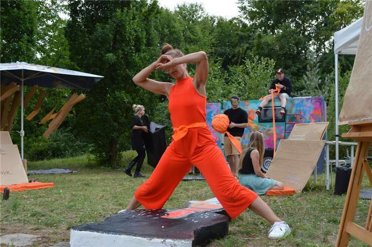 Es wurden Theater, Comedy, Tanz, Lichtinstallationen und Performances geboten.  Foto: AB