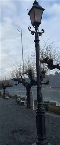 Es wurden sogar extra nostalgische Straßenlaternen aufgestellt.