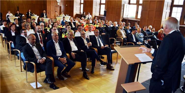 Etwa 100 Gäste waren beim Festakt zum 25jährigen Bestehen des Rettungsdienstes.