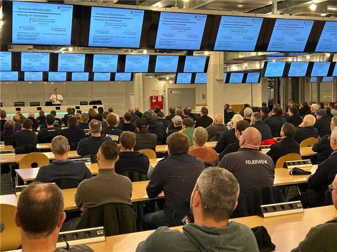 Etwa 170 Feuerwehrfrauen und -männer der Verbandsgemeinde Adenau nahmen an der Schulung teil.  Foto: privat