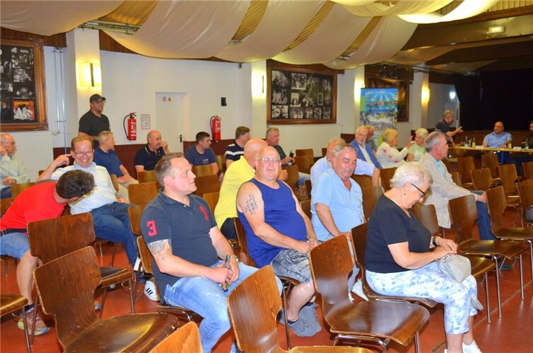 Etwa 30 Bürger folgten der Einladung.  Foto: AKS