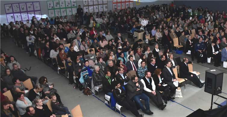 Etwa 350 Gäste nahmen teil an der Jubiläumsfeier 50 Jahre Deutschherrenschule Waldbreitbach. HEP