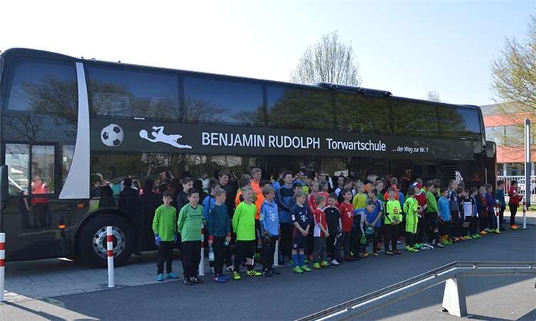 Etwa 80 Fußballbegeisterte nahmen an der Torwart-Schulung teil. Privat