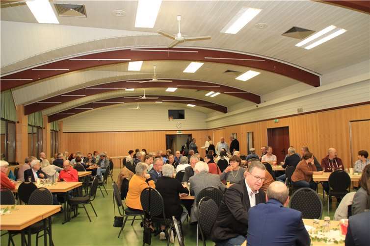 Etwa 80 geladene Gäste waren bei der besonderen Veranstaltung dabei.