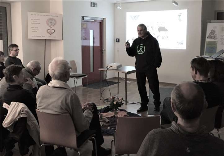 Etwas mehr als zwei Dutzend ZuhörerInnen begrüßten Werner Philippi. Foto: privat