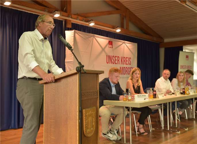 Europa-Abgeordneter Norbert Neuser (l.) begeisterte die Vertreter der SPD Rhein-Lahn mit seiner Rede. privat