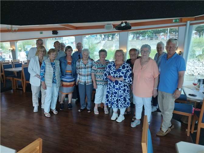 Ev. Kirchengemeinde Oberwinter: Senioren entdecken Heimatneuheiten auf entspannter Rheinfahrt. Foto: Peter Schmitz