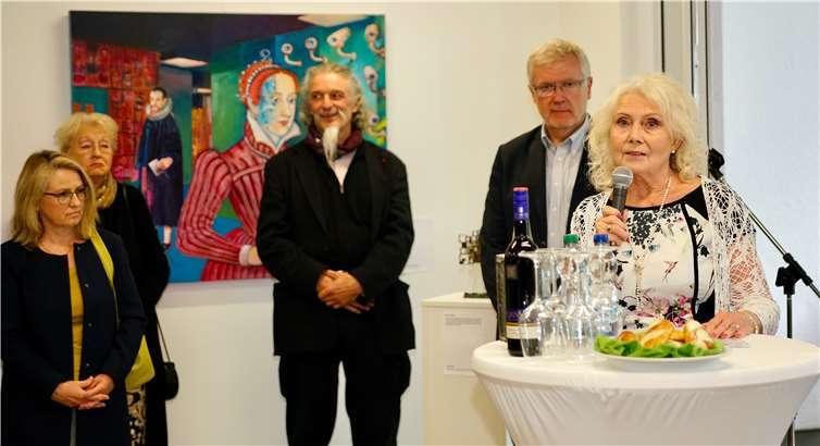 Eva-Maria Kreuter, Präsidentin der Are Künstlergilde e.V, dankte allen Künstler,die mit viel Herzblut und Hingabe ihre Werke schufen. Foto: -KG-
