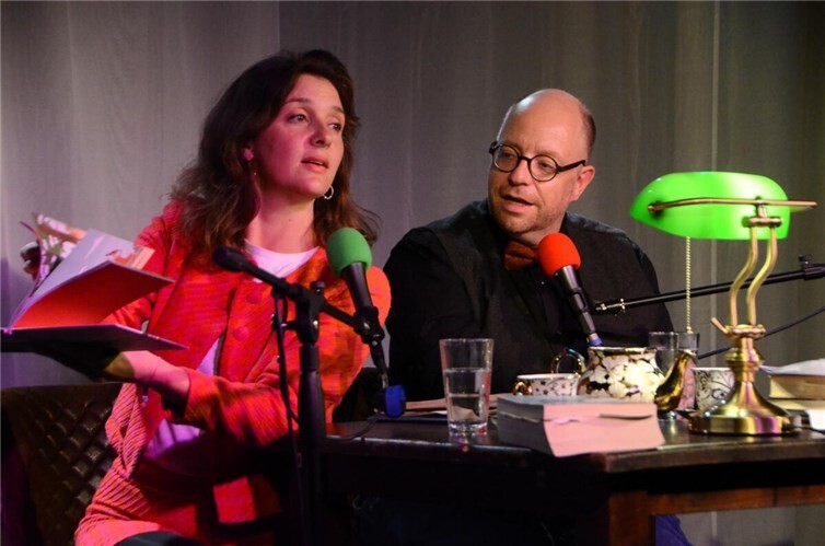 Eva Marianne Kraiss und Michael Baute lesen einfach alles vor auch ohne Probe. Foto: privat