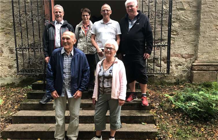 Ewald Roos, Hildegard Reis (vorne) und Bernhard Treins, Inge Warmbold, Karl Schütz, Bernd Theisen (hinten v.l.n.r.)privat