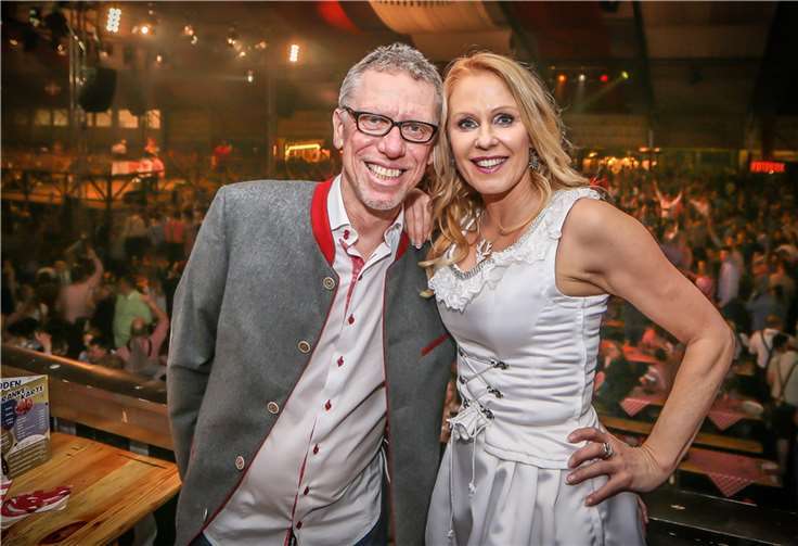 Ex-FC-Trainer Peter Stöger mit seiner Lebensgefährtin Ulrike Kriegler.  Quelle: ds!markting