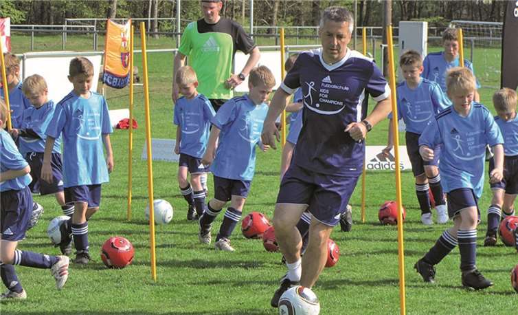 Ex-Fußballprofi Frank Elser kommt mit seiner Fußballschule nach Andernach.  privat