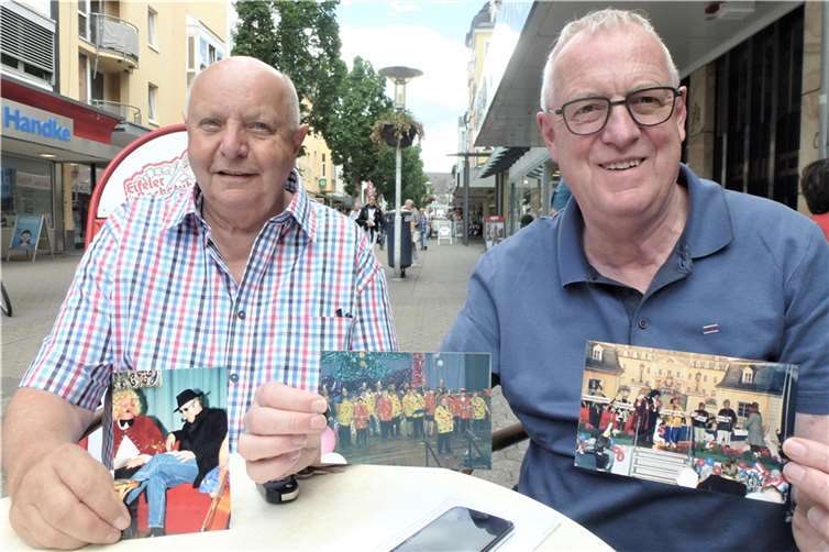 Ex-Prinz Gerd Schanz und Ehrengarde-Aktivist Fredi Winter wollen an Karneval wieder mit einem Corps glänzen. Foto: Jürgen Grab