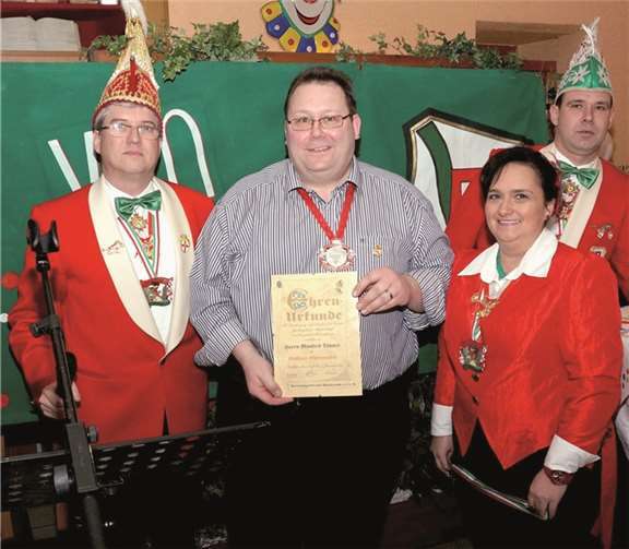 Ex-Prinz Manfred Tönnes wurde mit der goldenen Ehrennadel geehrt.