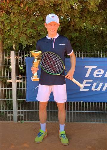 Exakt zwei Wochen nach seinem Erfolg in Polen gewinnt Flynn Baumert seinen nächsten internationalen Titel bei Tennis Europe.Foto: privat