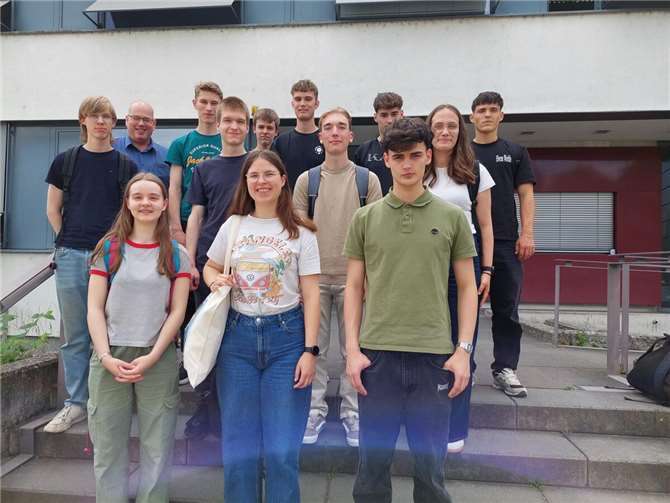 Physikkurse erleben Forschung hautnah  Exkursion der Physikkurse nach Mainz. Foto: Matthias Reichert