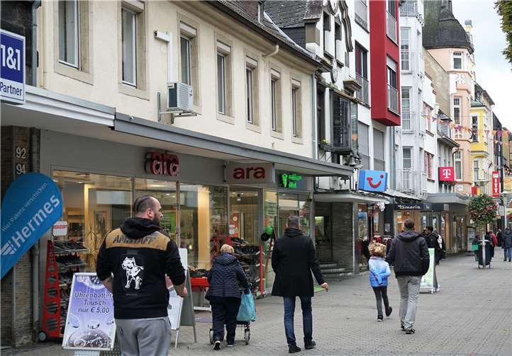 Experten befürchten, dass mit der Schließung von Intersport Krumholz negative Effekte für die Einkaufsstraße zu befürchten sind