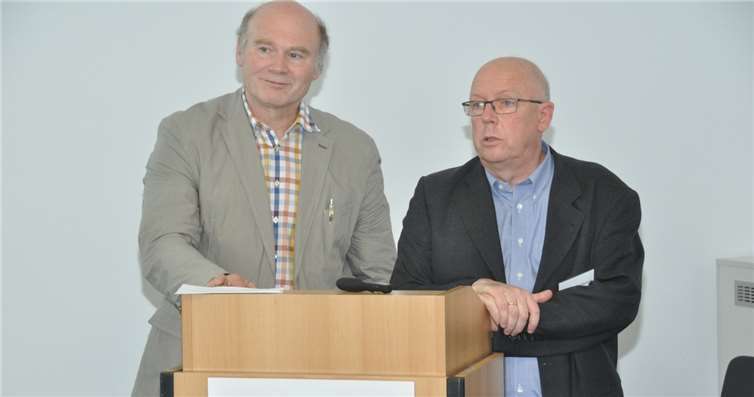 Experten unter sich: Prof. Dr. Eike Emrich (l.) und Prof. Dr. Ronald Wadsack.LSB