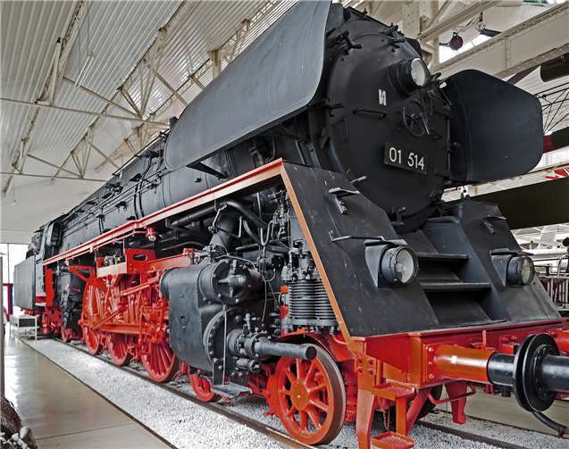 Exponate wie dieses befinden sich im Technik Museum in Speyer. Zu fahren sind dies alten Loks nicht, dafür gibt es im Museum allerdings auch nicht nur diese Verkehrs-Giganten zu bewundern. Foto: pixabay.com © hpgruesen (CC0 Public Domain) 