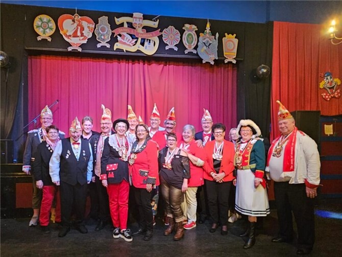 Extollitäten erinnern sich in Remagen an ihre Regentschaften.  Foto: Janine Scheil