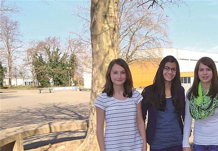 Ezgi Turan, Fabienne Zannin und Carolin Tiemann erhalten Einblicke in die Berufswelt. privat