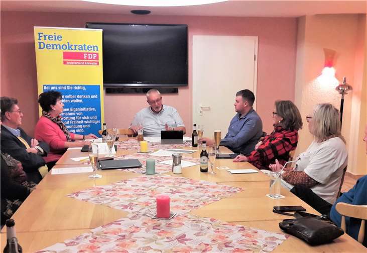 FDP-Fraktion Bad Breisig diskutierte über die Zukunft der Römerthermen. Foto: D.Herminghaus