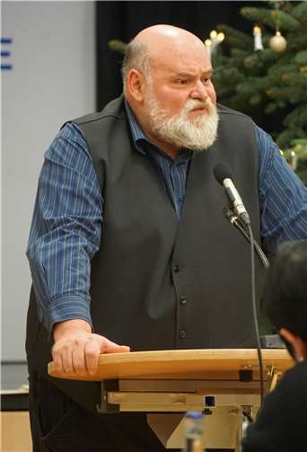 FDP Fraktionschef Ulrich Schreiber erwägt, noch einmal für eine bessere Finanzausstattung gegen das Land zu klagen.